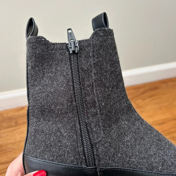 Universal Thread Felted Chelsea Boots - Picture 7 of 7
